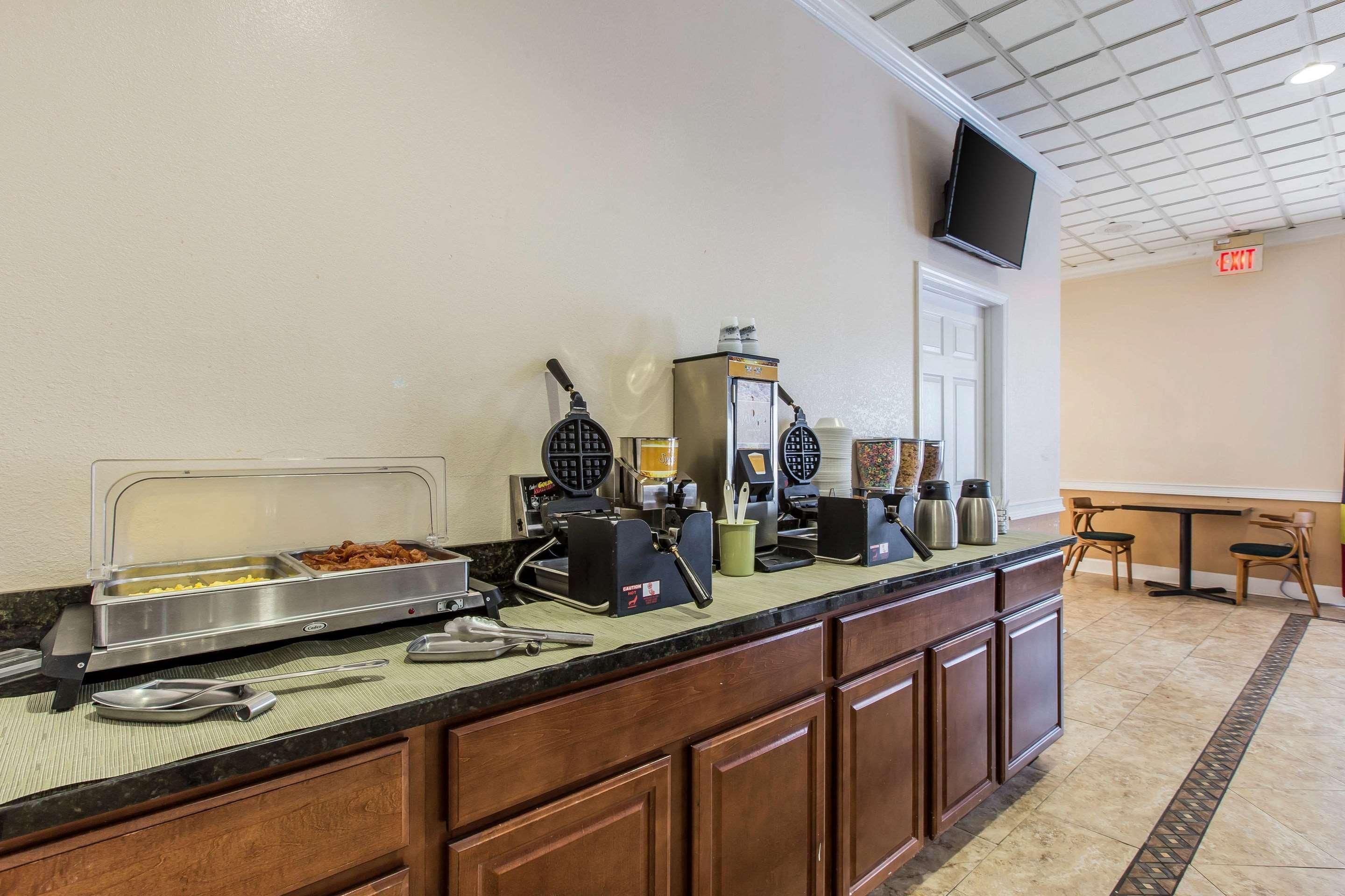 Quality Inn Midtown Savannah Ngoại thất bức ảnh