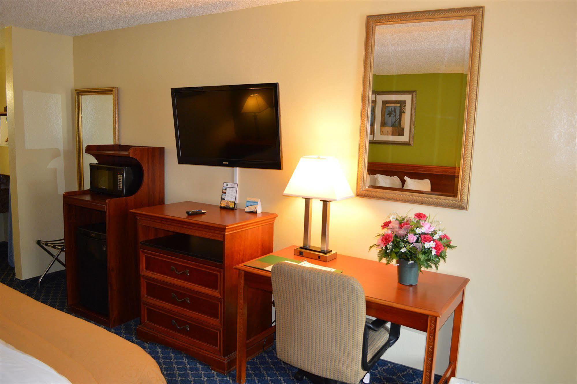 Quality Inn Midtown Savannah Ngoại thất bức ảnh